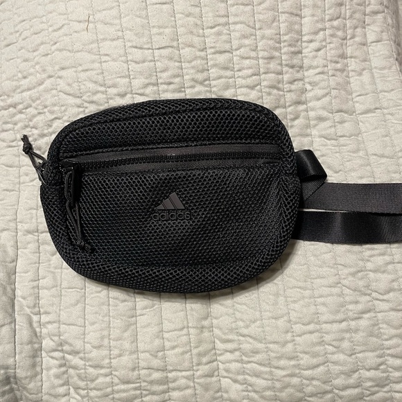 Adidas Black Mesh Belt Bag - Picture 1 of 3